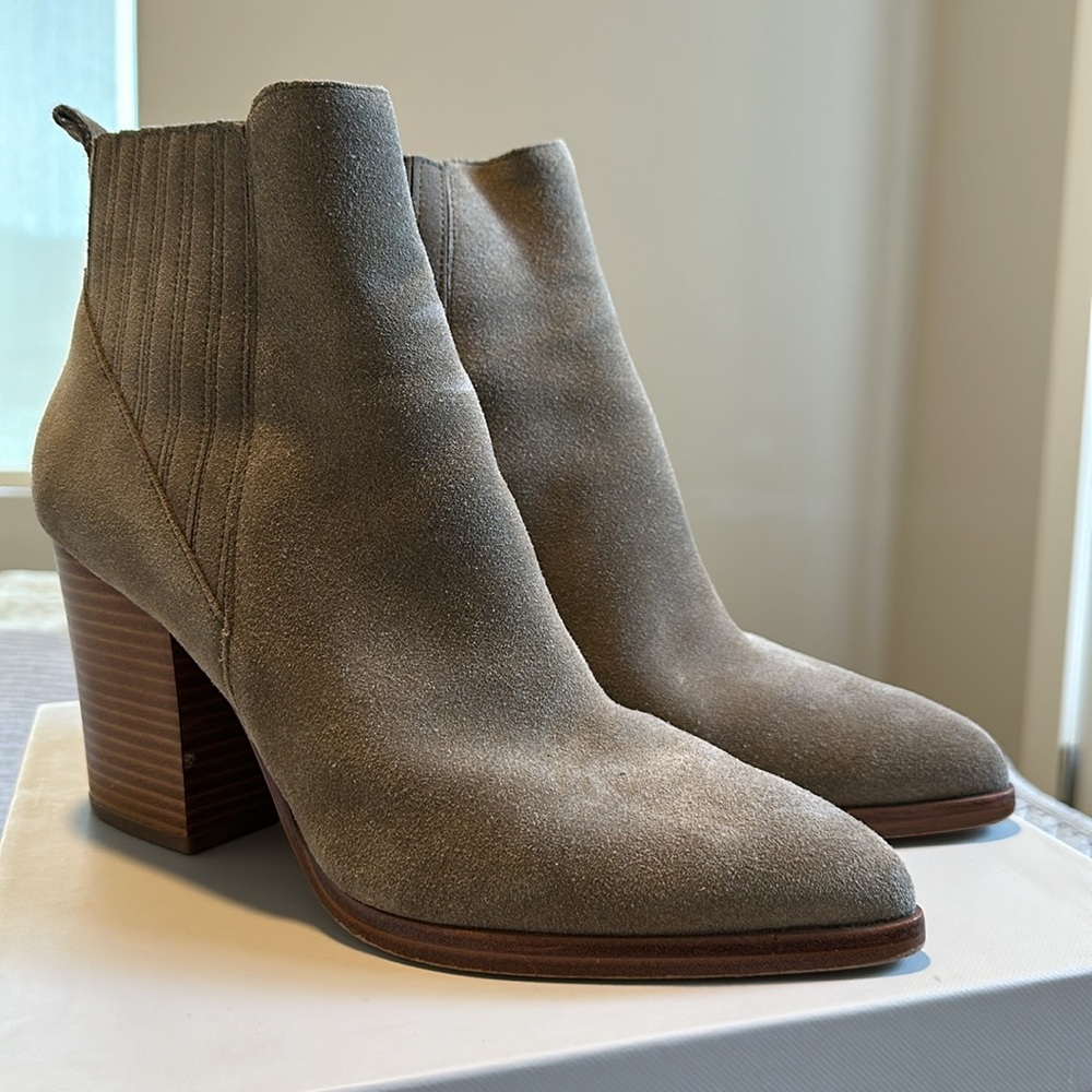 [Marc Fisher] Alva Booties - Picture 2 of 7